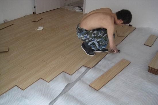 【强化复合地板如何安装】强化复合地板安装方法以及注意事项？-WLAF溯源精板